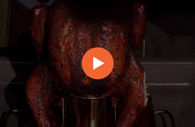 Zauzené kuře na pivní plechovce [VIDEO]