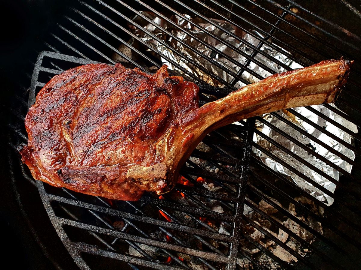 Jak dlouho se dělá steak na grilu?