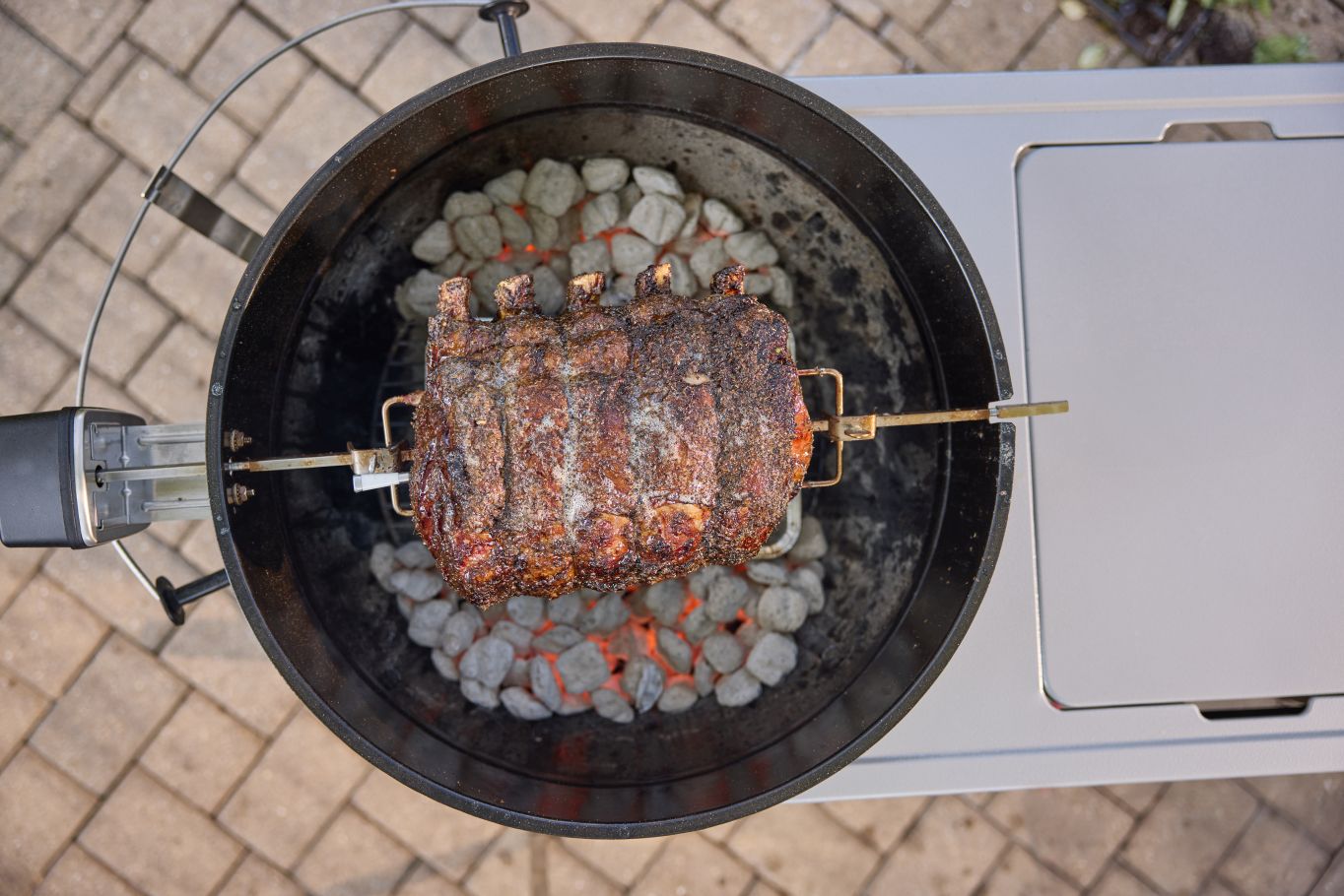Gril na dřevěné uhlí Weber Performer Premium 57 cm (obrázek 14)