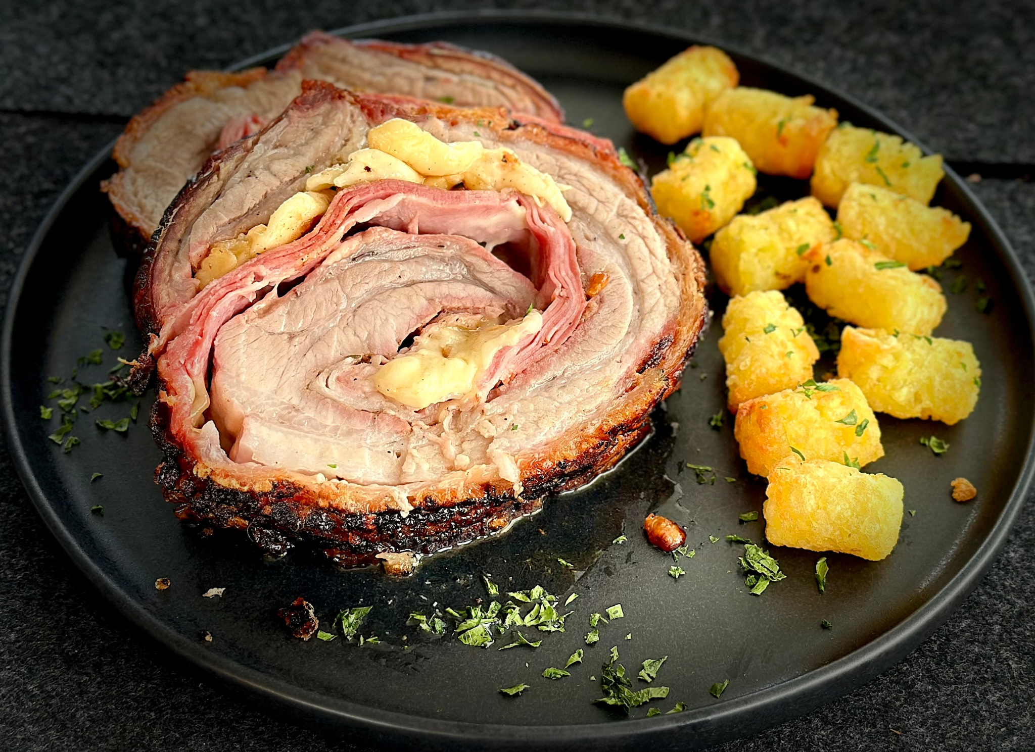 PEČENÁ ROLÁDA Z VEPŘOVÉHO BŮČKU