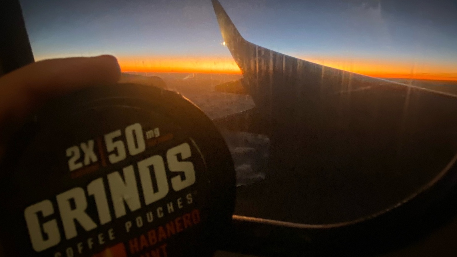 Jak zvládnout jet lag, dlouhé cesty a pracovní dny pomocí kofeinu