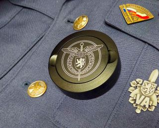 Chceš s kolegy z útvaru něco extra? ⁉️🤙🏻 Nově nabízíme zakázkovou výrobu personalifikovaných kovových pouzder na kávové...