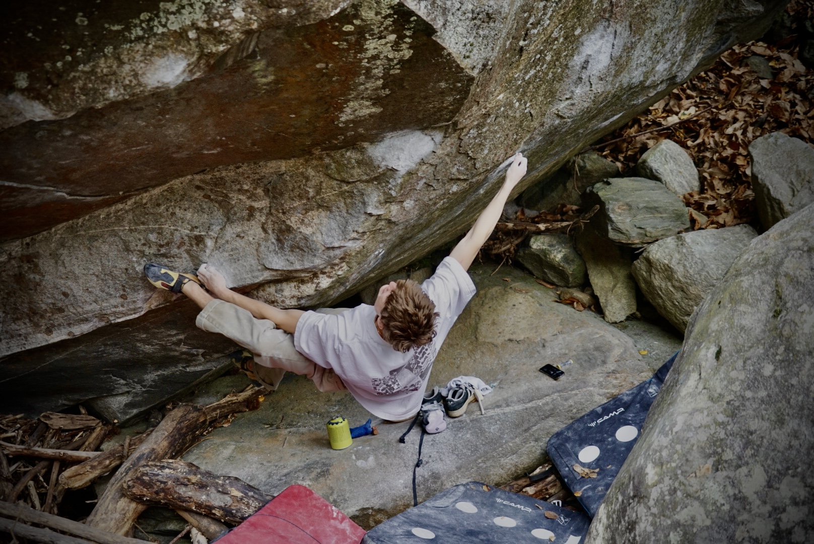 Švýcarský bouldering v Brione – 8B přelez s Tokyo Powder Booster a vybavením Gripstone