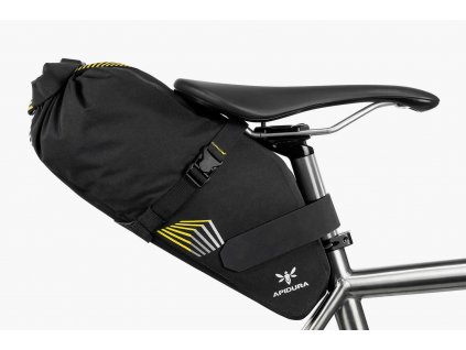 apidura racing saddle pack 7l on bike 1