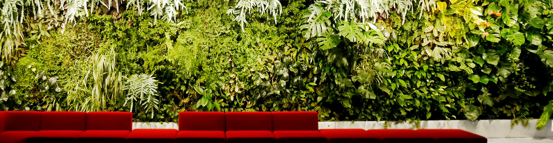 Detail osvětlení pro vertikální zahradu GrowLED