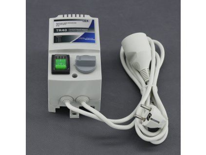tr40 regulator napeti transformatorovy 200w na plochu (1)