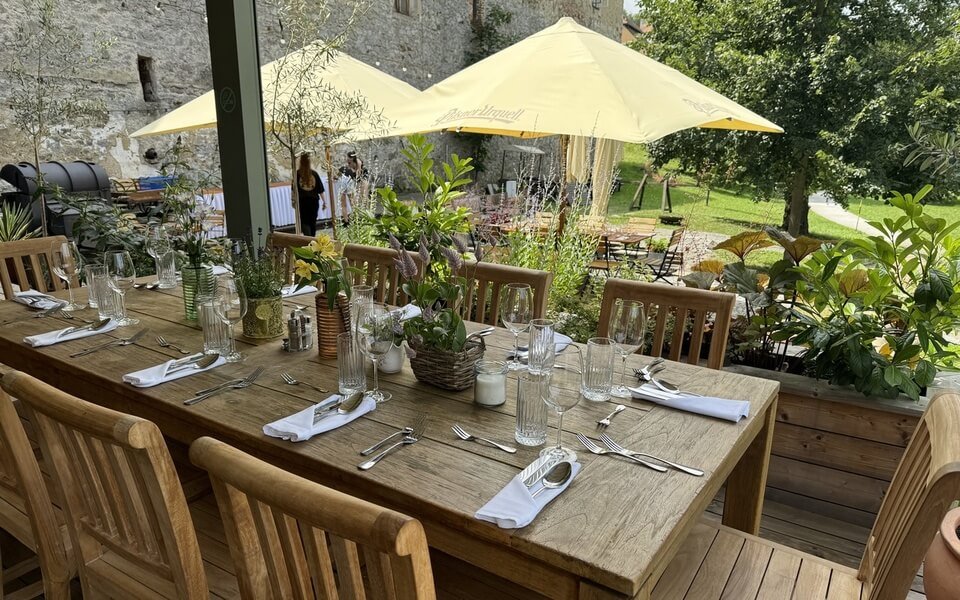 Restaurace DEPO, Český Krumlov – interiér s nábytkem GS Furniture, foto 3