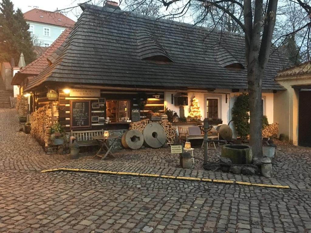 Romantik hotel U Raka, Praha – interiér s nábytkem GS Furniture, foto 1