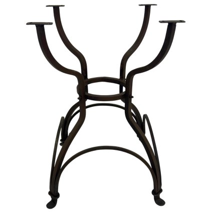 Kovaný elegantní podstavec na desku stolu.