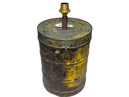 Lampa kov – <table width="386">
<tbody>
<tr>
<td width="386">Lampa s kovovým podstavcem vyrobeným z starého kovového soudku, který dodává jedinečný industriální vzhled.</td>
</tr>
</tbody>
</table> | GS Furniture