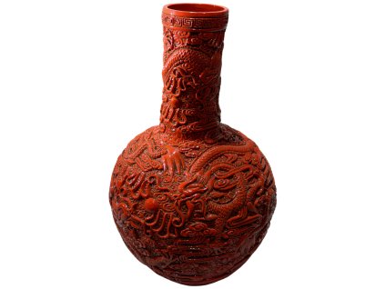 Čínská porcelánová nádoba v syté červené barvě, bohatě zdobená tradičními řezbami, které odrážejí mistrovské řemeslné zpracování.