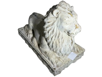 Lev světlý – Socha majestátního lva v odpočinku, vyrobená z lehkého, ale odolného materiálu, který se využívá i v lodním průmyslu. | GS Furniture