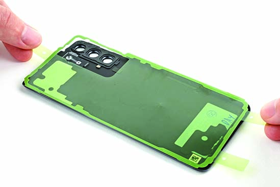 Lepenie pod zadné sklo iPhone