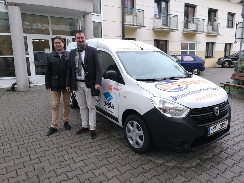 Pomáháme těm, kteří to potřebují.