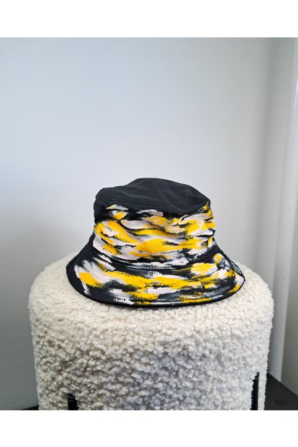 guilty-cloth-klobuk-cierny-zlta-biela-siva-custom