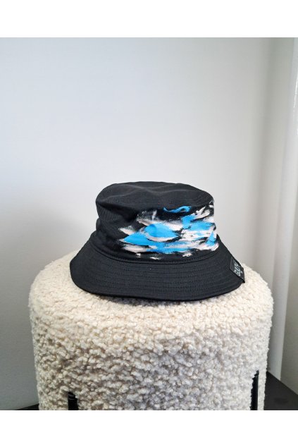 guilty-cloth-klobuk-cierny-modra-biela-unisex-festival