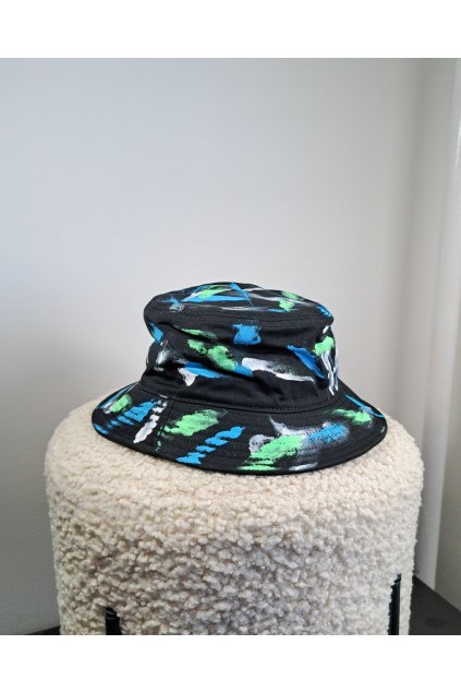 guilty-cloth-klobuk-cierny-modra-zelena-custom