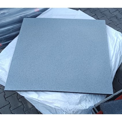 R030722 065 390 2.jakost Deska hladká 1015x1015x18 mm sv. šedá EPDM + černý prosev
