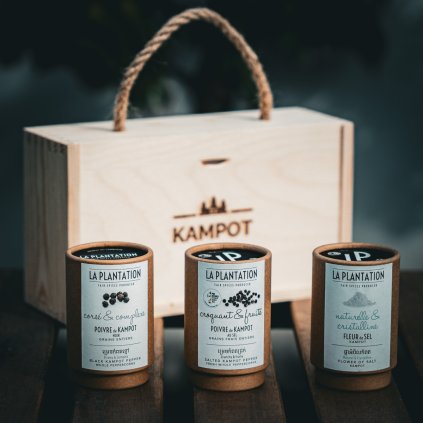 Dárková sada Kampotský pepř černý, fermentovaný a Fleur de Sel 3x50g, dřevěný box