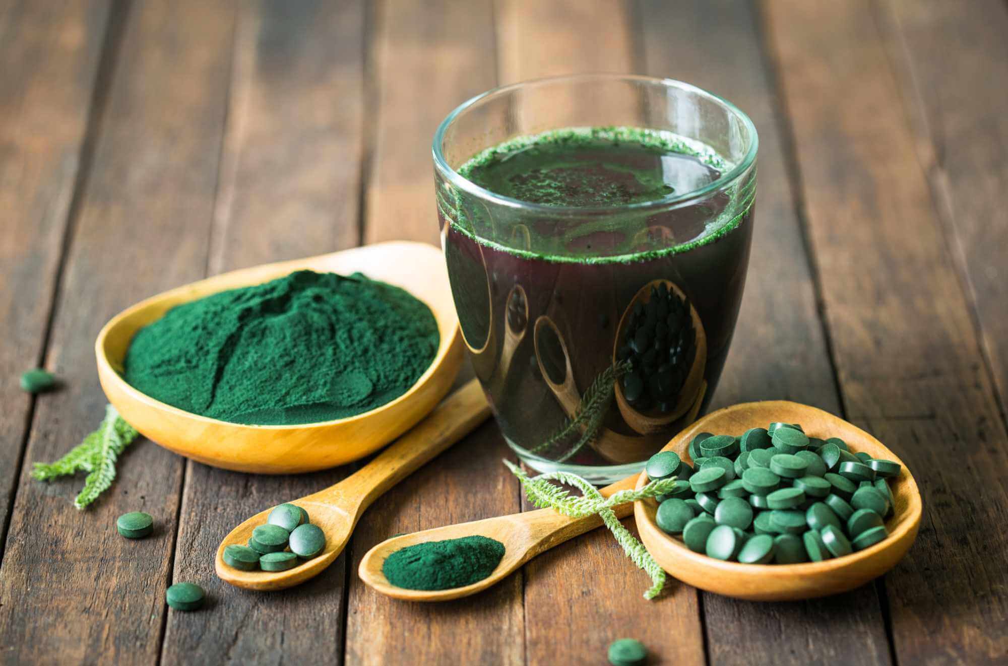 5 výhod spiruliny, díky kterým přidáte tuto superpotravinu do svého proteinového koktejlu