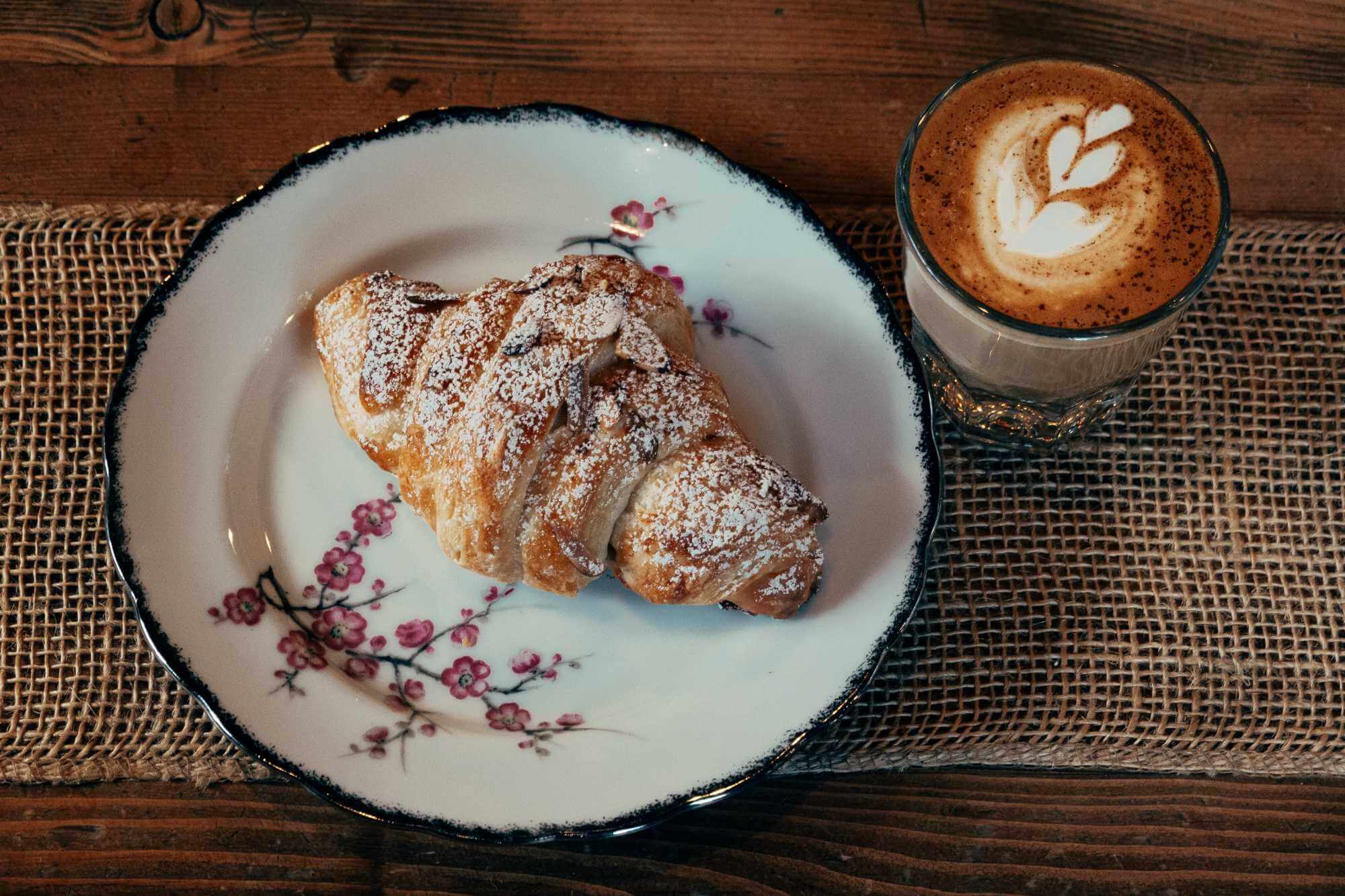 Nejlepší způsoby, jak si zlepšit svojí ranní kávu