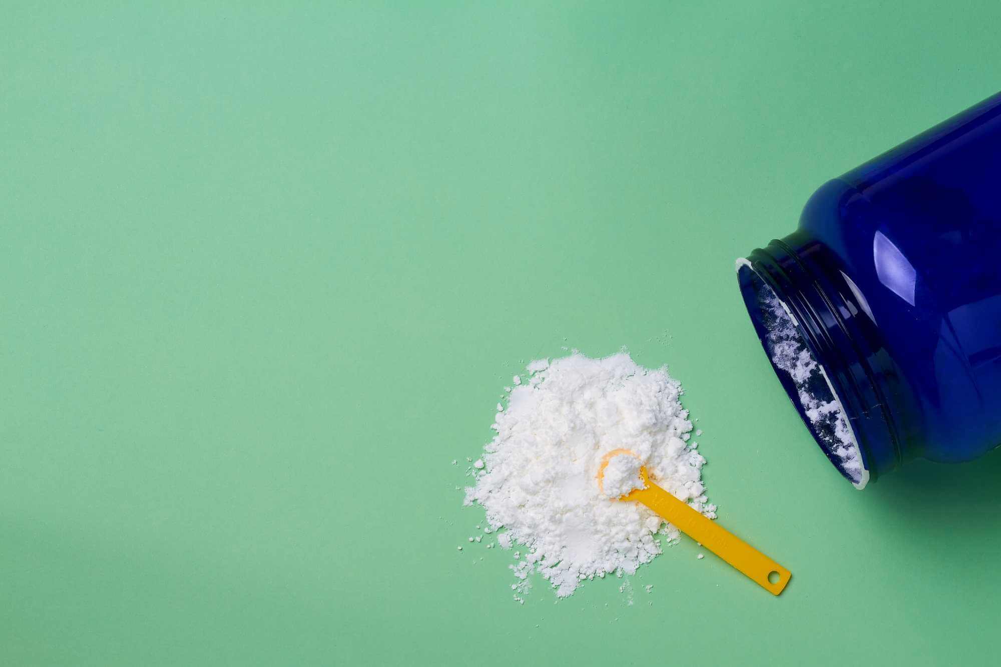 Může kreatin expirovat? Kdy bychom měli doplňky vyhodit a jak je skladovat?