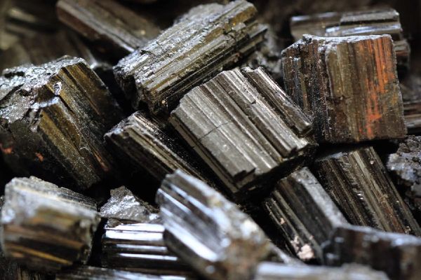 Fekete ásványok: A legismertebb típusok és tulajdonságaik