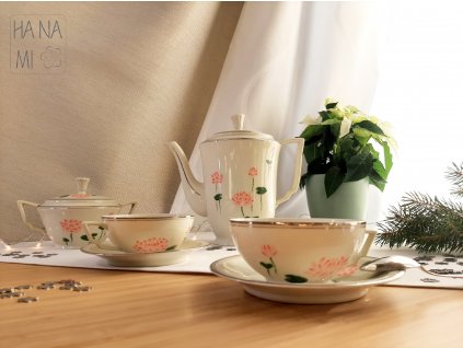vintage čajová souprava s lotosem