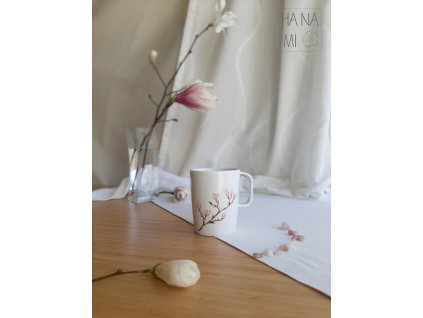 ručně malovaný hrnek s motivem magnolie