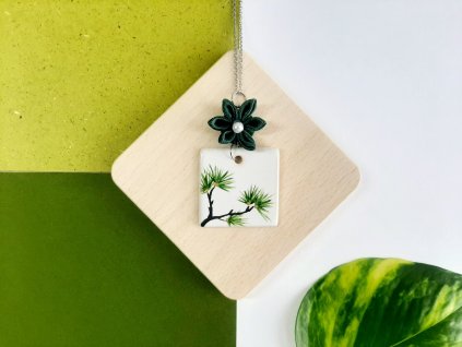 keramický náhrdelník s kanzashi květinou borovice