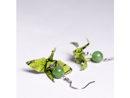 zelené origami nášnice jeřáb