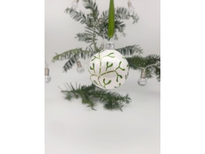 Vánoční koulička se jmelím