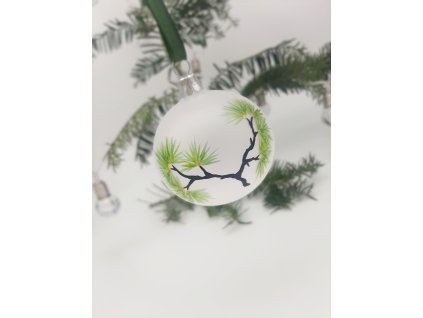 Vánoční koulička s borovicí