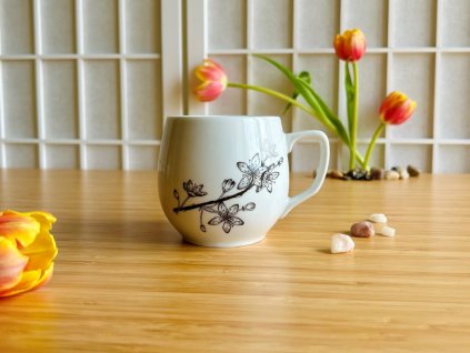 porcelánový hrnek sakura