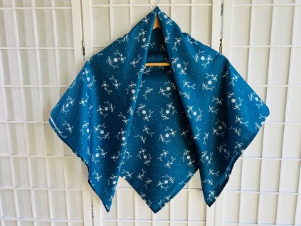 velký šátek s koi kapříky