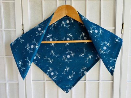 malý šátek s koi kapříky