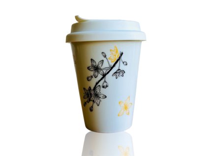 cestovní porcelánový hrnek se sakurou