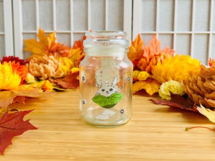 skleněná dóza s Totorem