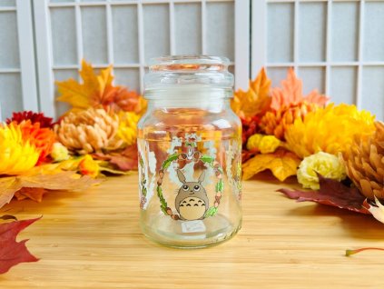 skleněná dóza se zvířátky ve věnečku