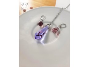 sada fialových skleněných šperků s ručně malovanou magnolií