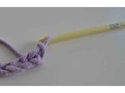 Háček VOGUE plastový č. 6