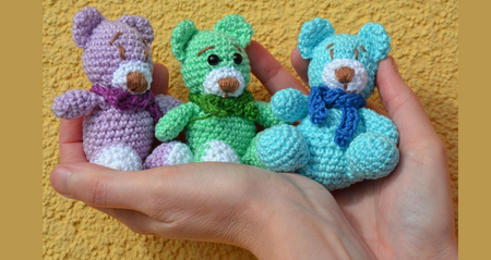 Háčkovaný malý medvídek