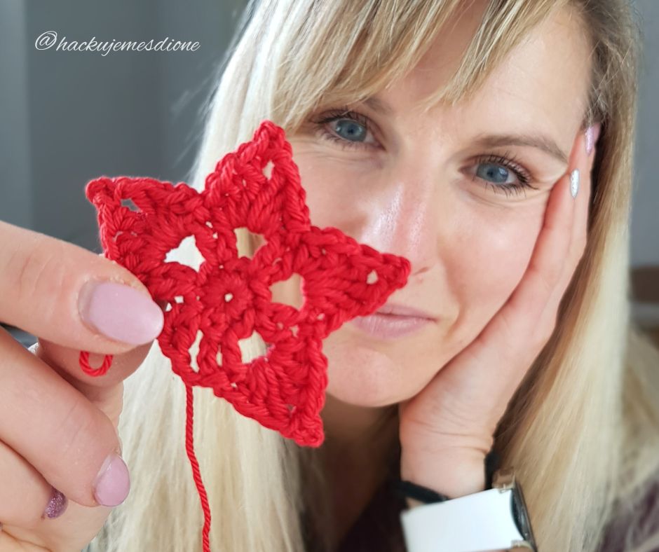 VÁNOČNÍ HVĚZDIČKY - malá ozdoba na dárky, stůl, nebo jen tak pro radost.