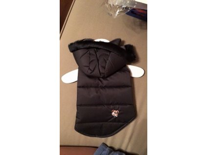 ČERNÁ PROŠÍVANÁ BUNDA DOGGY S KAPUCÍ  pro psy