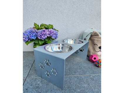 HafBar „S pacičkami“ – kovový stojan na dvě misky pro psy, velikost M (stříbrná)