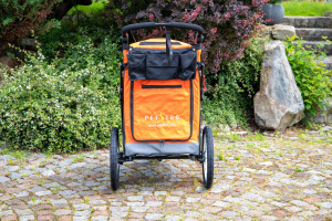  Kočárek pro psy s 38cm kolečky a nosností až 30 kg. Rozměry kabiny 72 × 45 × 60 cm, možnost připevnění upravovacího stolku. Barva černo-oranžová. (5)