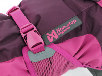  Luxusní zimní obleček – outdoorová bunda pro dokonalý teplotní a pocitový komfort vašich psů. Větru a vodě odolná vnější vrstva, uvnitř voděodolná syntetická izolace pro tepelnou pohodu, reflexní prvky. Barva purpurová. (14)