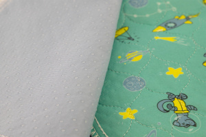  Absorbční pratelná podložka pro psy MISOKO ROCKET. Protiskluzová úprava, čtyřvrstvý materiál, pojme až 1560 ml tekutin. Rozměry 70 × 80 cm (5)