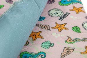  Absorbční pratelná podložka pro psy MISOKO SEAHORSE. Protiskluzová úprava, čtyřvrstvý materiál, pojme až 1560 ml tekutin. Rozměry 70 × 80 cm (3)