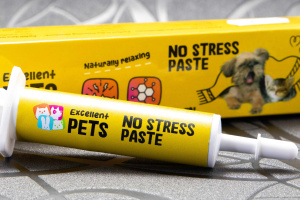  Zklidňující pasta pro psy i kočky založená na přírodním L-triptophanu. Vynikající pro použití při ohňostrojích na Silverstra, při bouřkách, návštěvách veterináře, při cestování apod. (2)